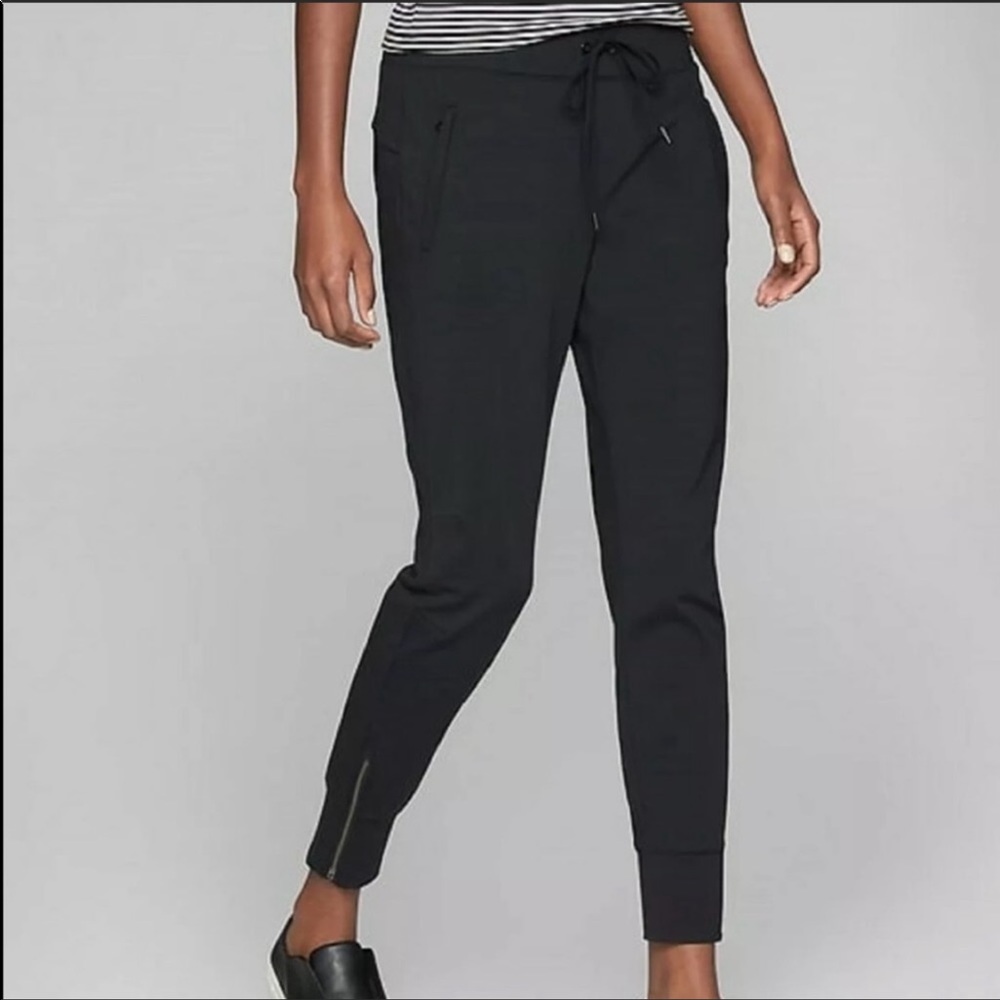 Athleta black joggers small